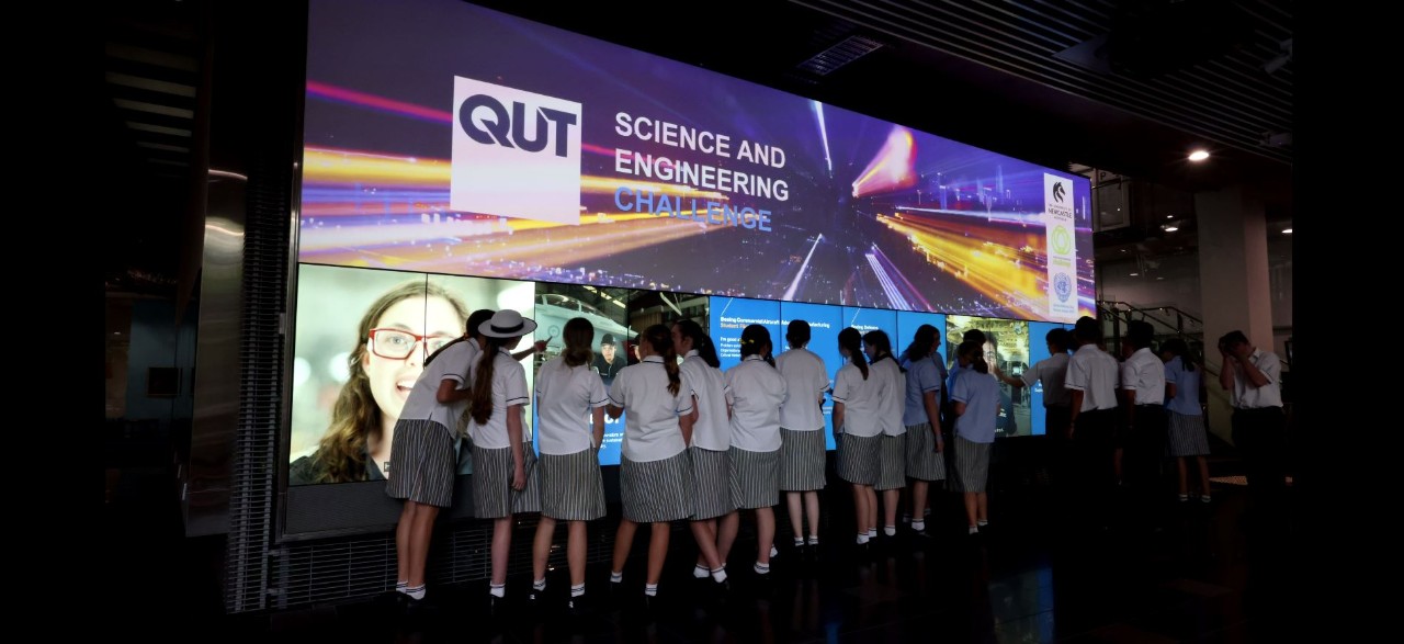 Students gathering at the QUT Science and Engineering Challenge